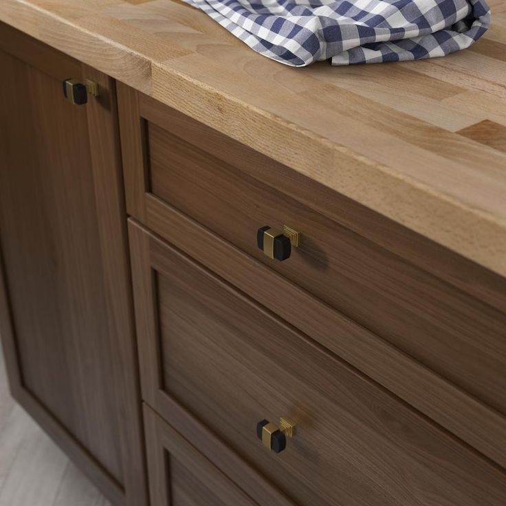 Wrapped Square 1-3/16 in. (30mm) Brushed Brass and Matte Black Cabinet Knob