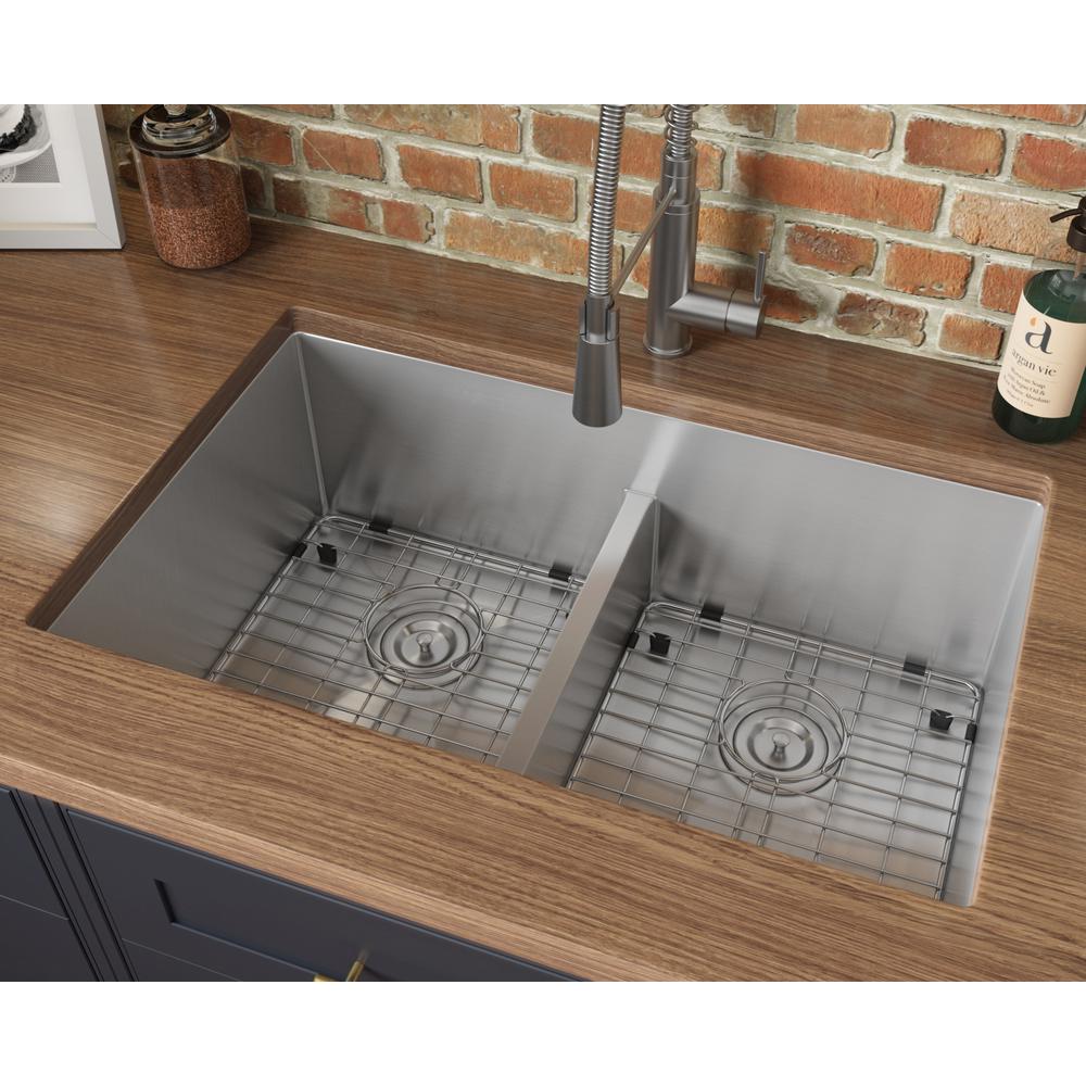 32 in. Low-Divide Double Bowl 50/50 Undermount 16-Gauge Stainless Steel Kitchen Sink - Super Arbor