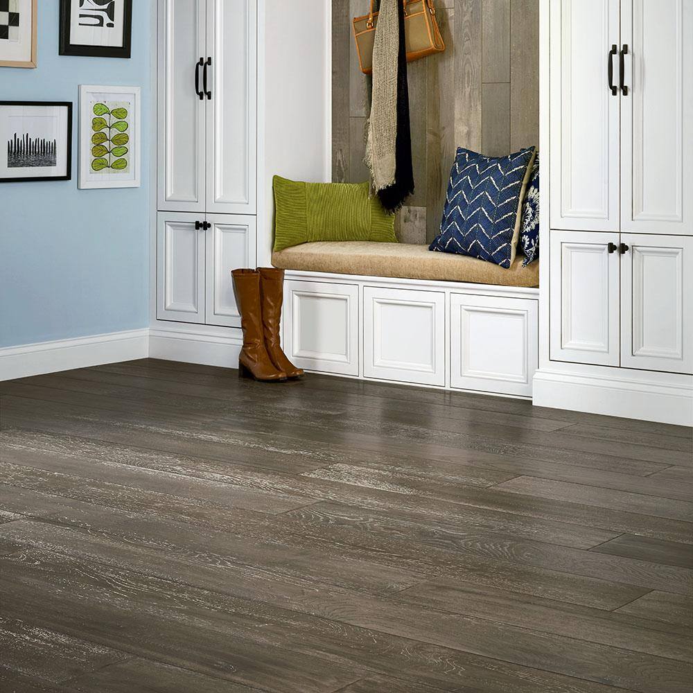 Bruce Revolutionary Rustics Gray Wh Oak 1/2 in. T x 7.5 in. W T+G Wire Brushed Engineered Hardwood Flooring (25.7 sq.ft./ctn)