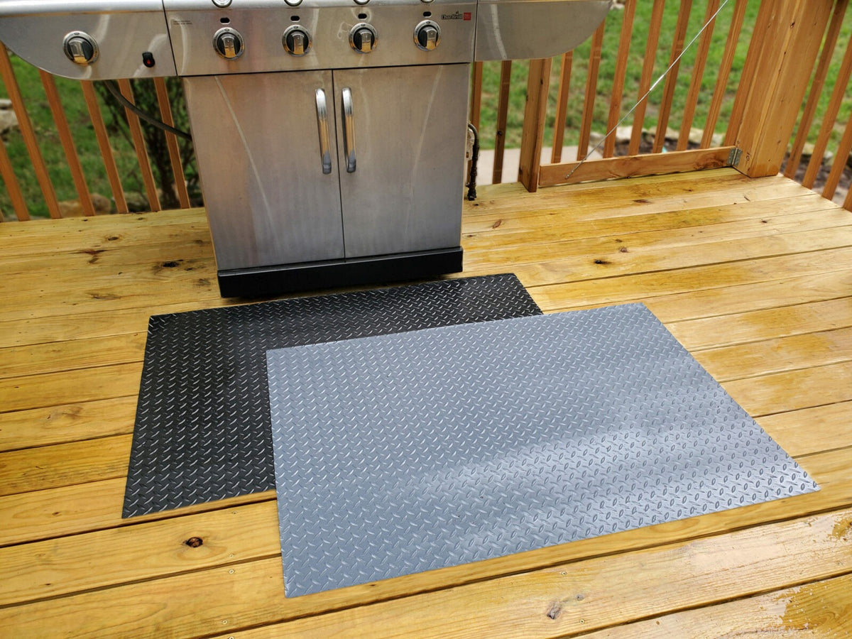 G-Floor Grill Mat, 47 x 32, Diamond Tread, Metallic Silver