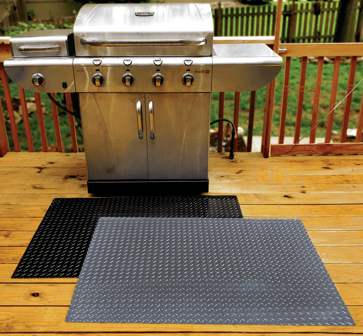 G-Floor Grill Mat, 47 x 32, Diamond Tread, Metallic Silver