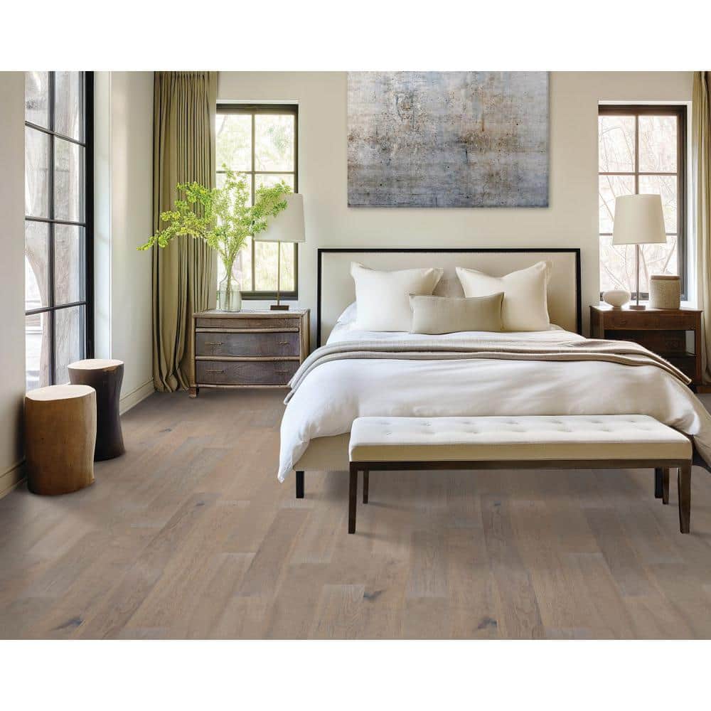Mohawk Artist Dream Heirloom Hickory 0.5 in. T x 7.5 in. W Hand Scraped Engineered Hardwood Flooring (27.41 sq. ft./case)