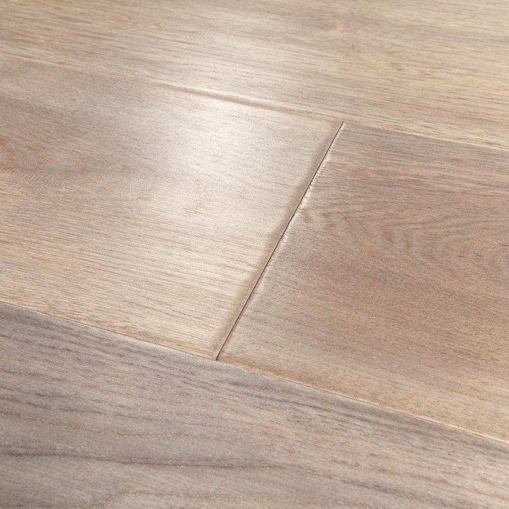 Mohawk Artist Dream Heirloom Hickory 0.5 in. T x 7.5 in. W Hand Scraped Engineered Hardwood Flooring (27.41 sq. ft./case)