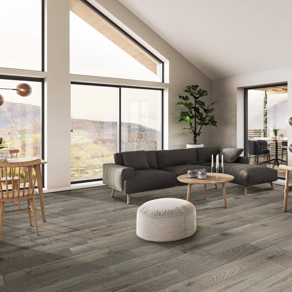 MSI Heninger Lake White Oak XL 1/2 in. T x 7.48 in. W Tongue and Groove Engineered Hardwood Flooring(1413.72 sq. ft./pallet)