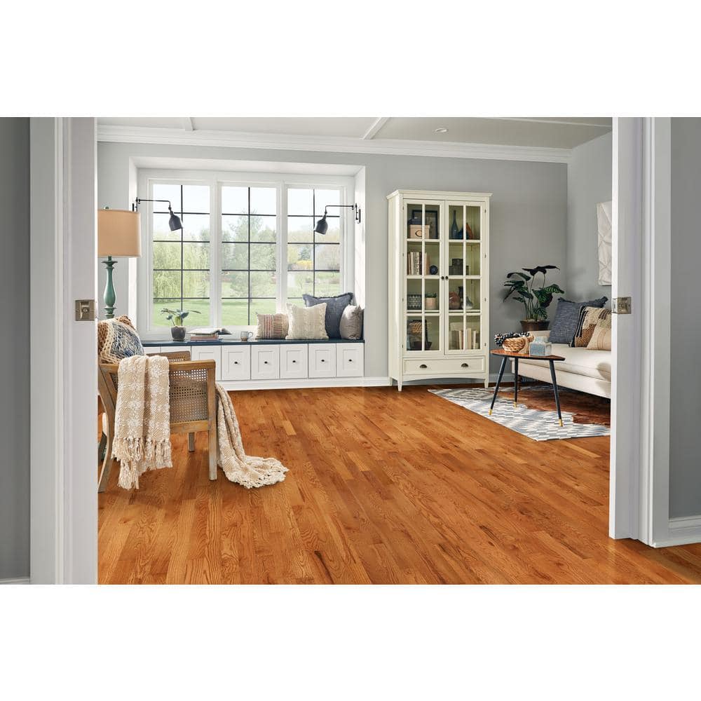 Bruce Plano Gunstock Oak 3/4 in. T x 2-1/4 in. W Smooth Solid Hardwood Flooring (20 sq.ft./ctn)