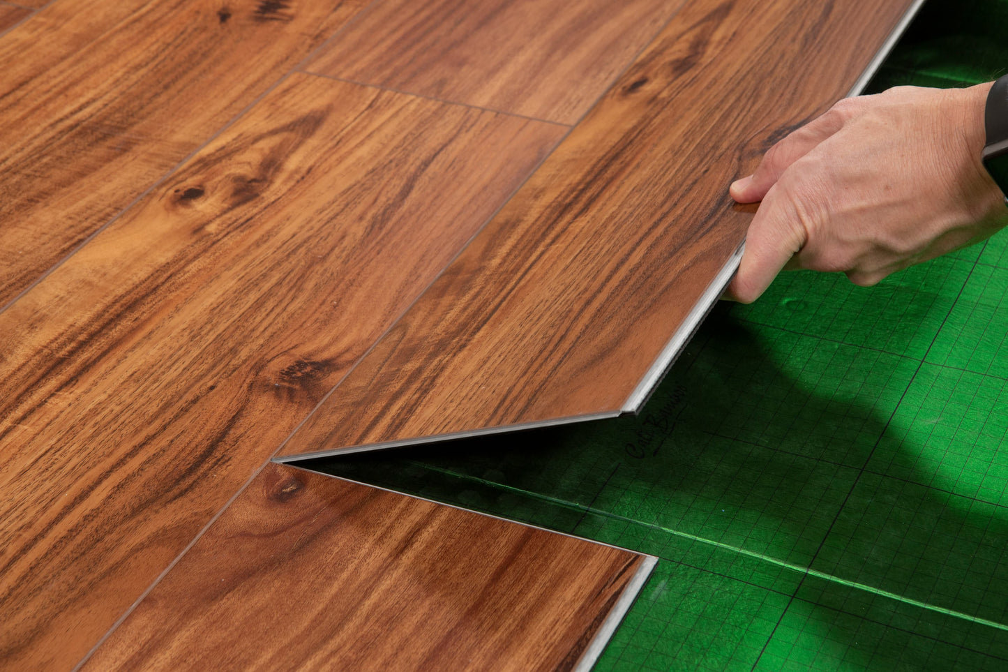 CALI Vinyl Pro Classic Acacia 7-in Wide x 5.5-mm Thick Waterproof Interlocking Luxury Vinyl Plank Flooring (23.77-sq ft)