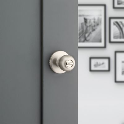 Kwikset Polo Satin Nickel Privacy Door Knob – Universal Handing (Right or Left)