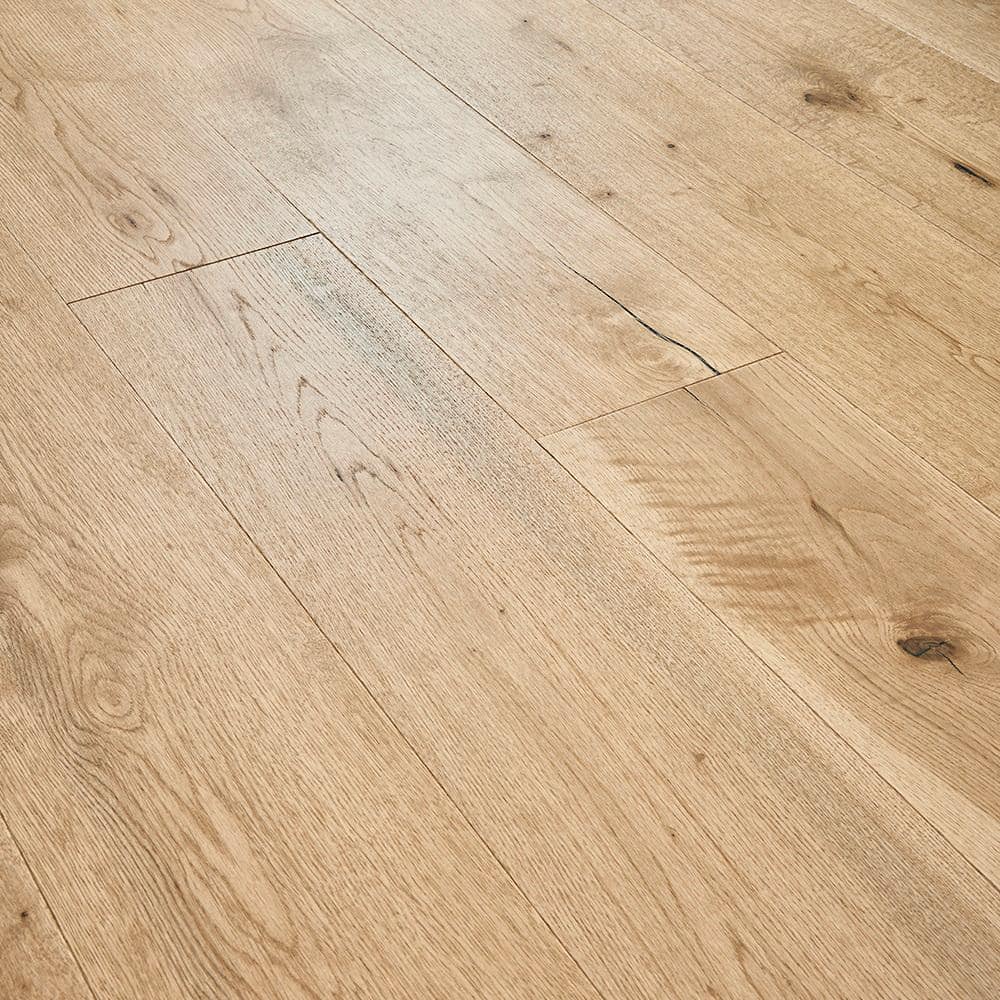 Bruce Time Honored Tinted Natural Oak 3/8 in. T x 7.3 in. W Click Lock Smooth Engineered Hardwood Flooring (32.6 sq.ft./ctn)
