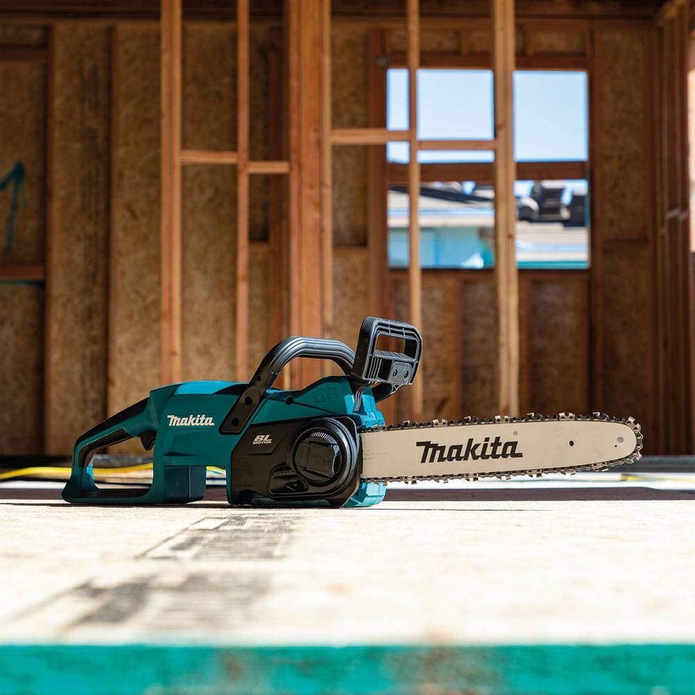 Makita LXT 14 in. 18V Lithium-Ion Brushless Battery Electric Chainsaw