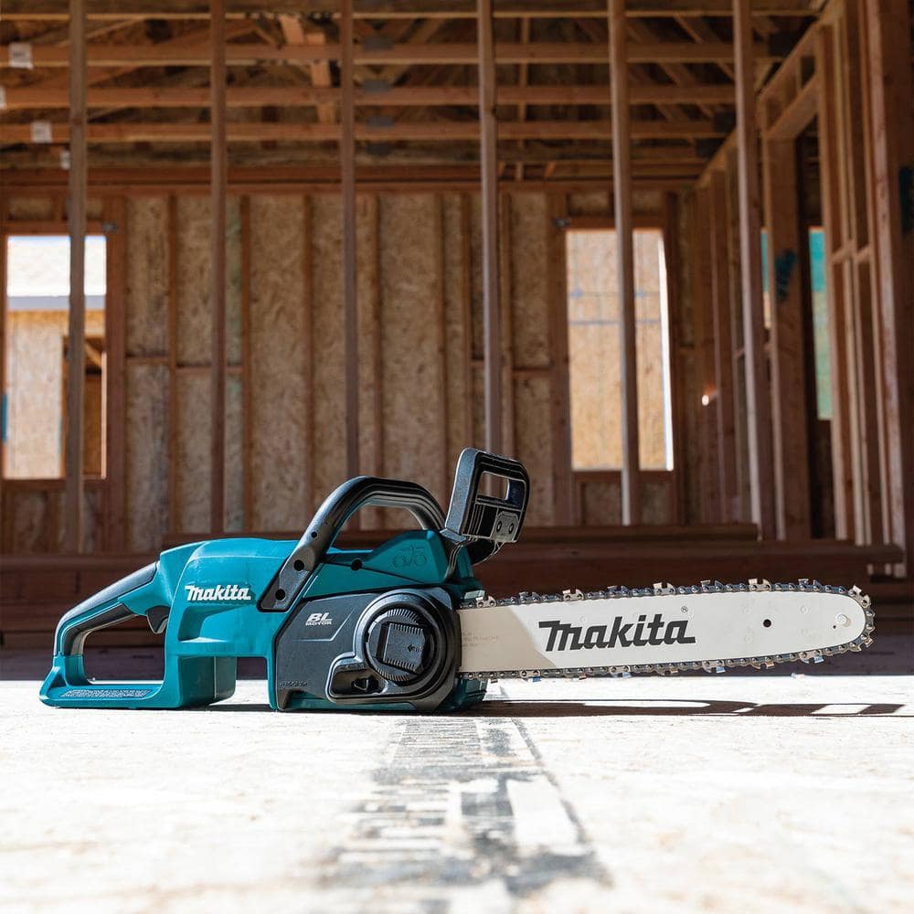 Makita LXT 14 in. 18V Lithium-Ion Brushless Battery Electric Chainsaw