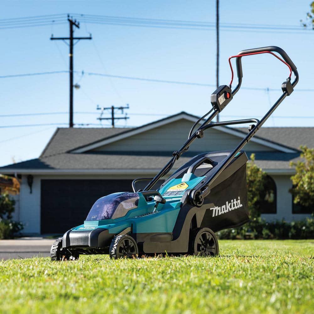 Makita 13 in. 18V LXT Lithium-Ion Cordless Walk Behind Push Lawn Mower Kit (4.0Ah)