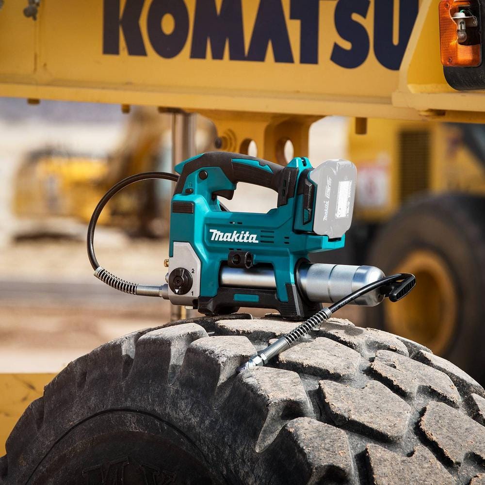 Makita 18V LXT Lithium-Ion Grease Gun with bonus 18-Volt LXT Lithium-Ion 3.0Ah Battery and 18V LXT Adapter for XGT Chargers
