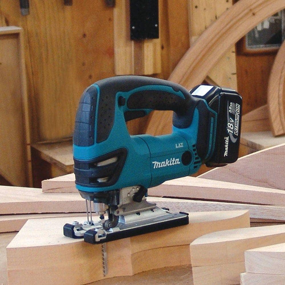 Makita 18V LXT Lithium-Ion Cordless Variable Speed Jigsaw (Tool-Only)