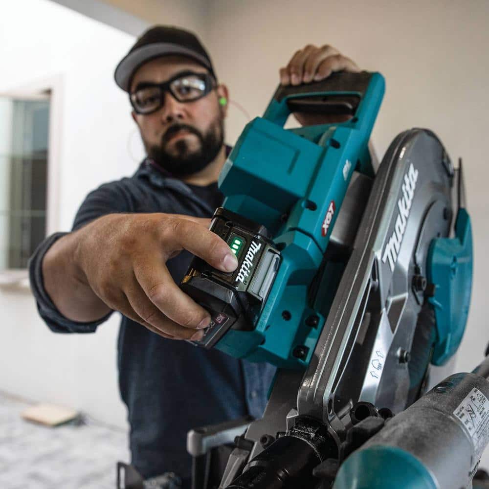 Makita 40V max XGT Brushless Cordless 12 in. Dual-Bevel Sliding Compound Miter Saw Kit, AWS Capable (4.0Ah)
