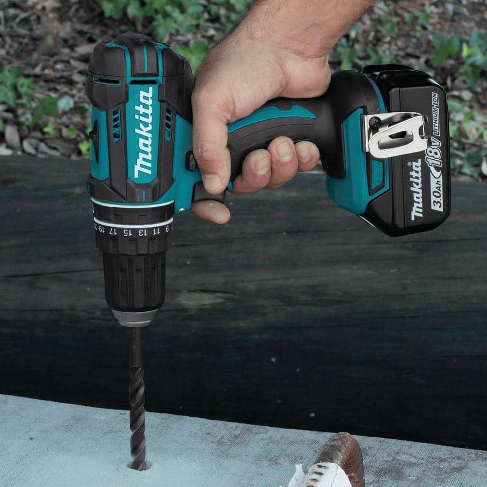 Makita 18V 3.0Ah LXT Lithium‑Ion Cordless Combo Kit (7‑Piece) – XT704