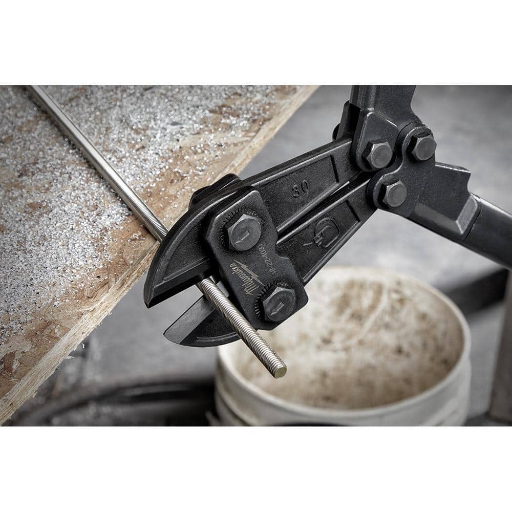 Milwaukee 14 in. Bolt Cutter with 5/16 in. Max Cut Capacity