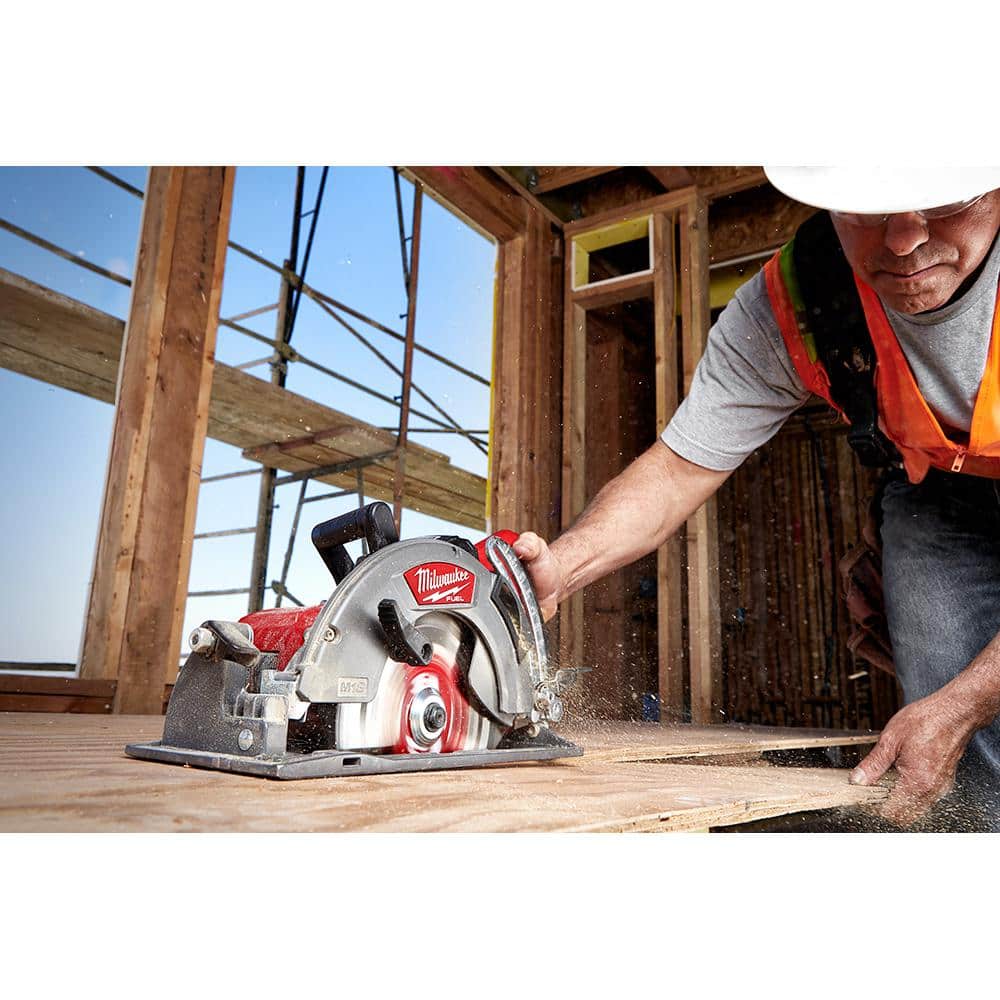 Milwaukee M18 FUEL 18V Lithium-Ion Cordless 7-1/4 in. Rear Handle Circular Saw with 30-Degree Framing Nailer (2-Tool)