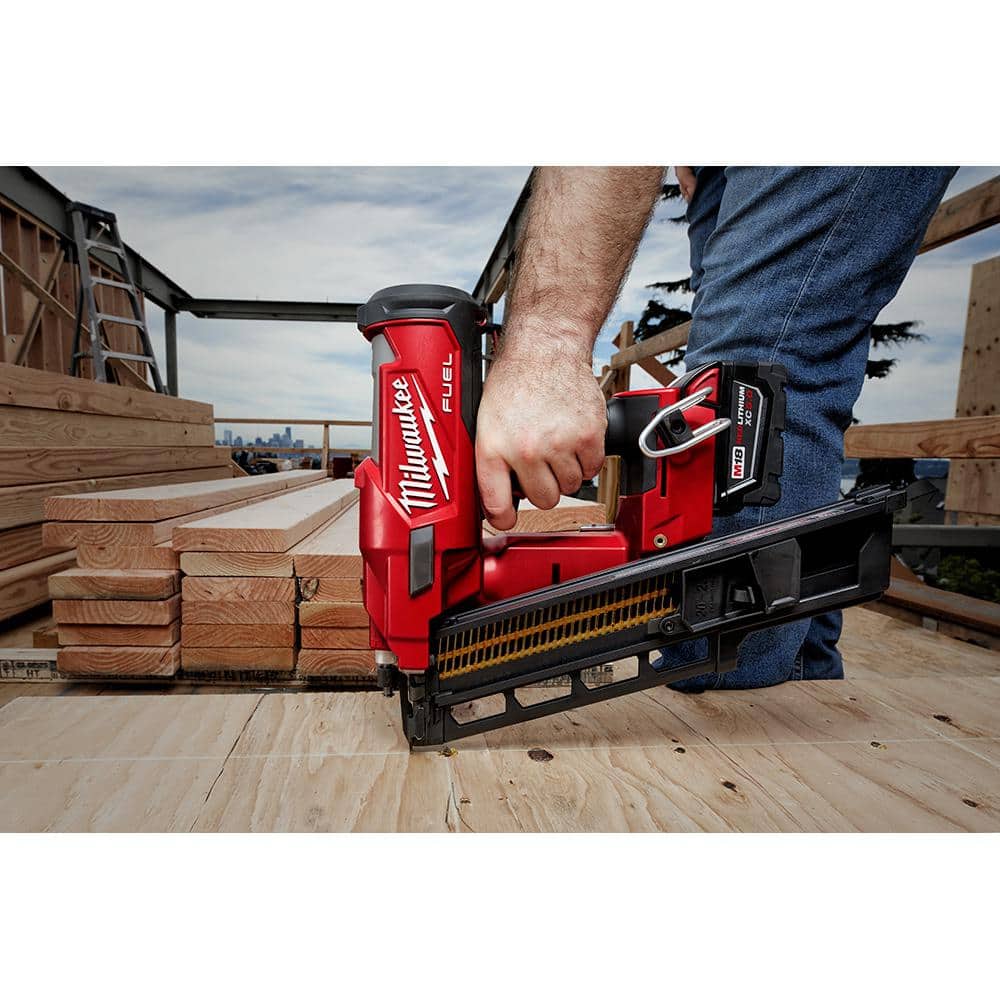Milwaukee M18 FUEL 3-1/2 in. 18-Volt 21-Degree Lithium-Ion Brushless Cordless Nailer w/7-1/4 in. Rear Circ, Two 6Ah HO Batteries