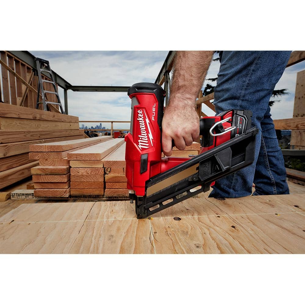 Milwaukee M18 FUEL 3-1/2 in. 18-Volt 30-Degree Lithium-Ion Brushless Cordless Nailer w/7-1/4 in. Rear Circ, Two 6Ah HO Batteries