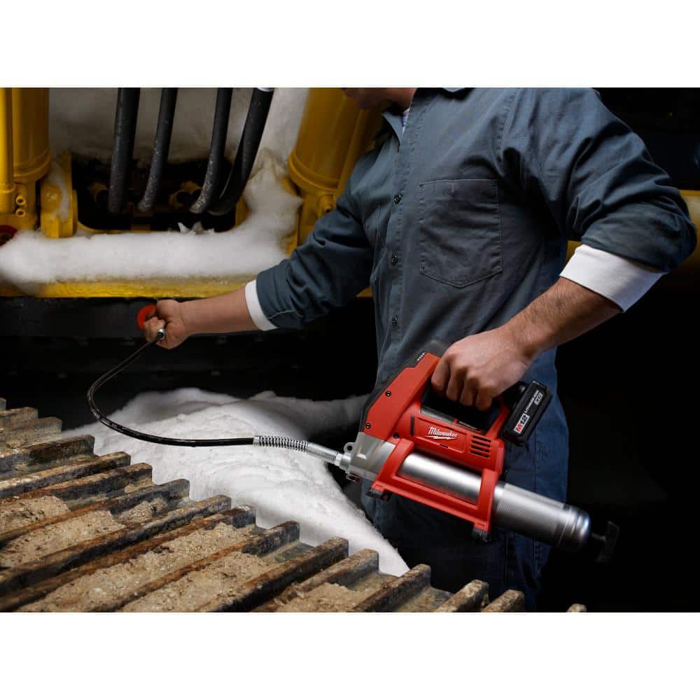 Milwaukee M12 12V Lithium-Ion Cordless Grease Gun (Tool-Only) – 2446-20