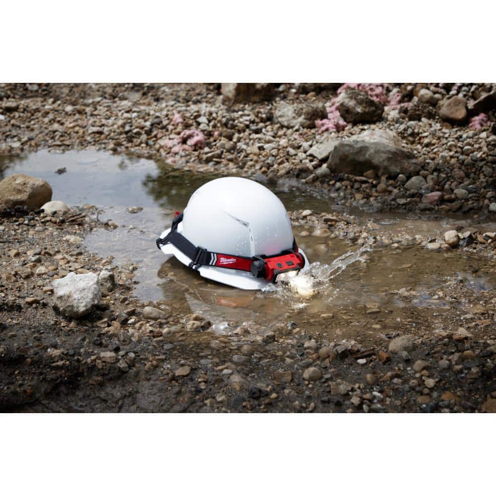 Milwaukee 600 Lumens LED REDLITHIUM Hard Hat Headlamp + 500 Lumens Pivoting REDLITHIUM USB Flashlight Kit (Model 2163-21/2113-21)