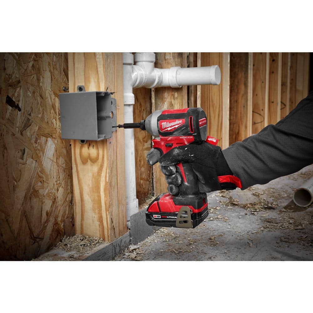 Milwaukee M18 18V Brushless Cordless 1/4 in. Hex Impact Driver Kit with (2) 2.0Ah Batteries, Charger & Case