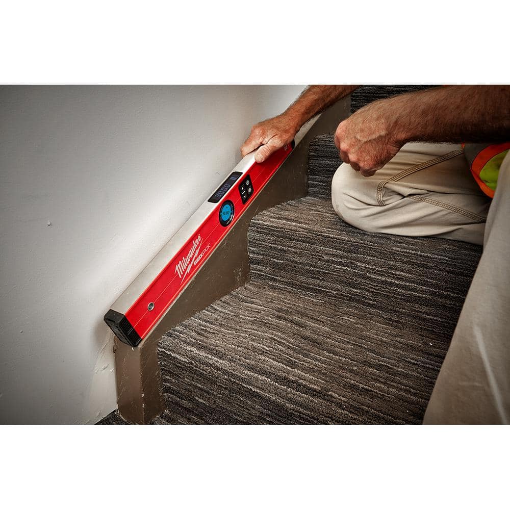 Milwaukee 14 in. REDSTICK Digital Box Level w/ PINPOINT Measurement + 700-Lumen USB Rechargeable LED Flashlight Kit
