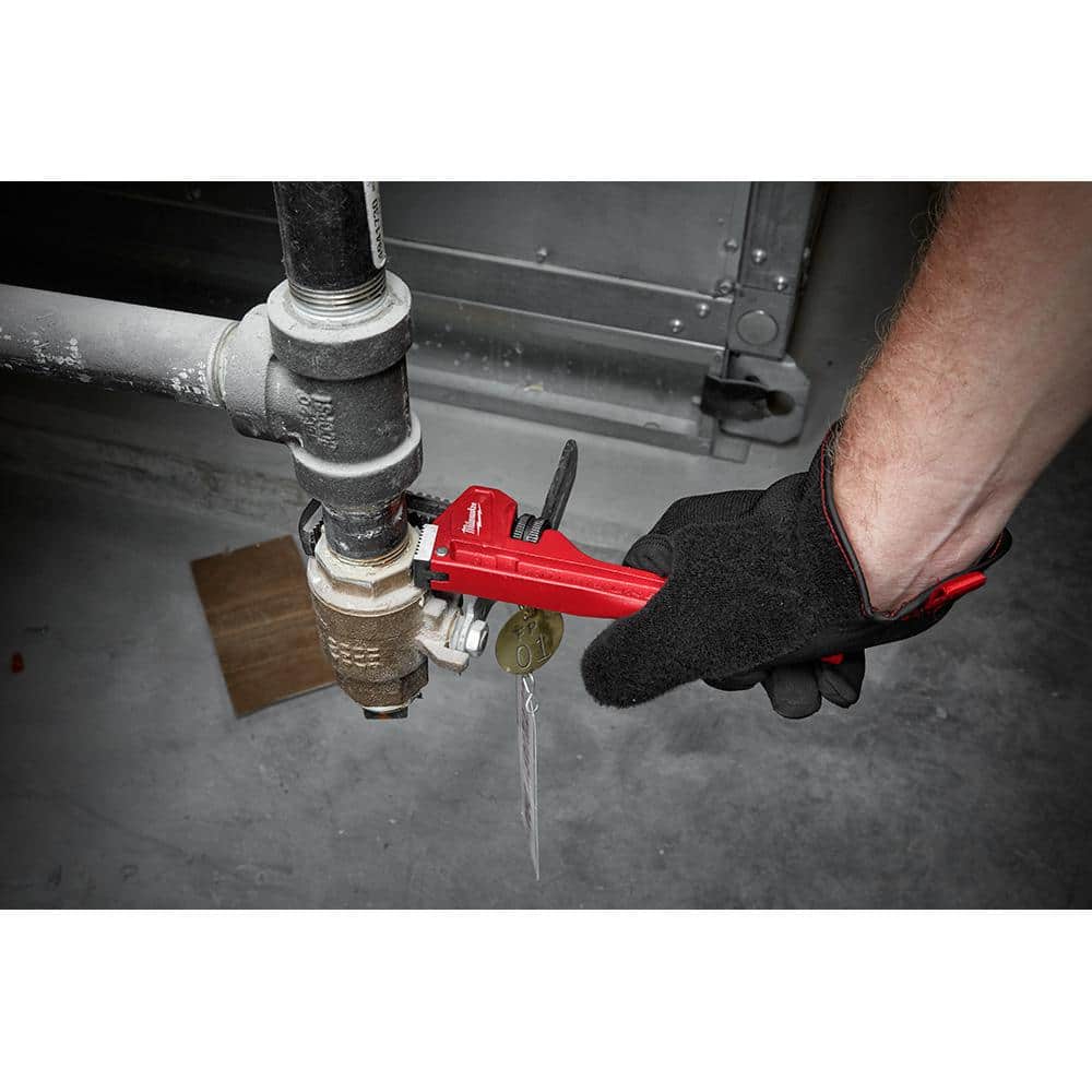 Milwaukee 36 in. Steel Pipe Wrench, 5 in. Capacity