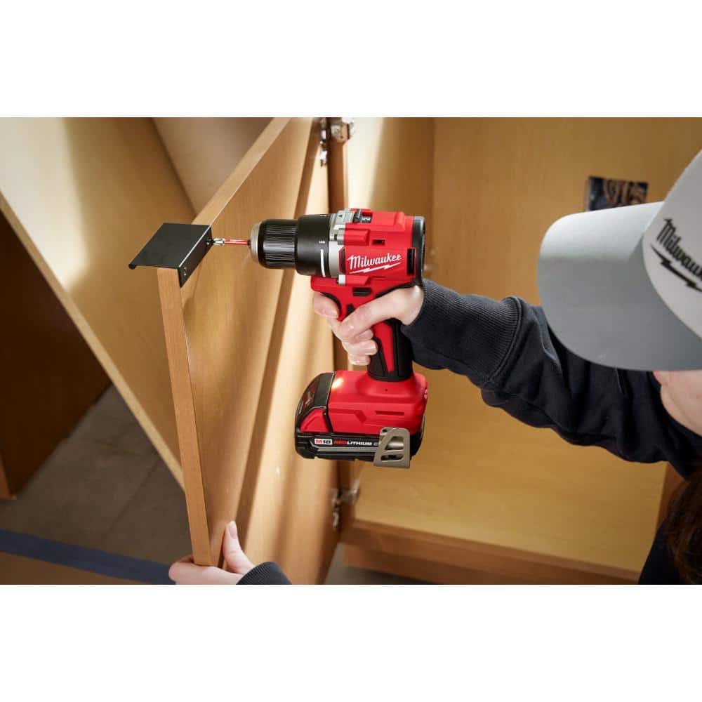 Milwaukee M18 18V Lithium-Ion Brushless Cordless Compact Drill/Driver w/ (1) 2.0Ah Battery, Charger & Bag w/ M18 2 Gal Vac