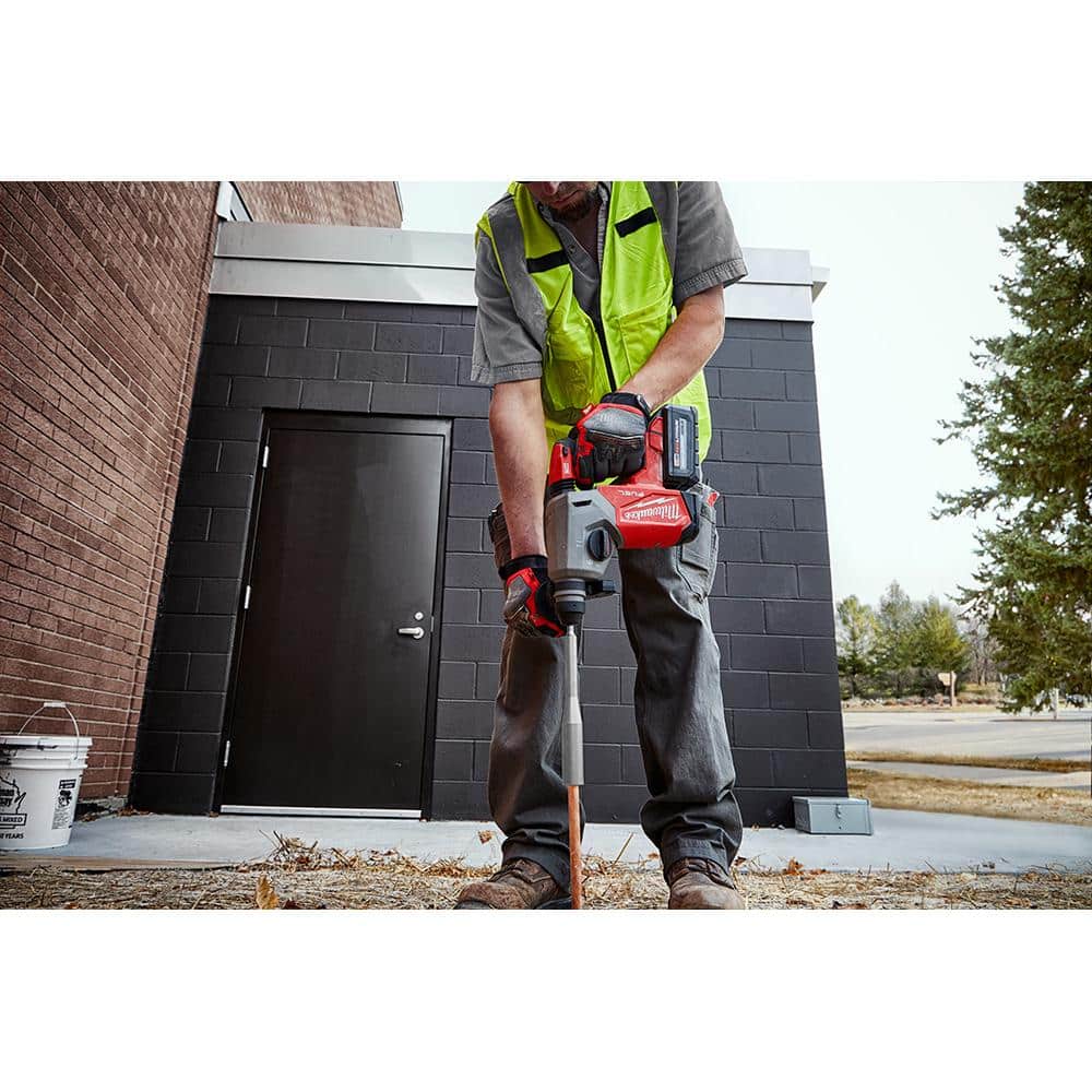 Milwaukee M18 FUEL 18V Lithium-Ion Brushless 1 in. Cordless SDS-Plus Rotary Hammer Kit w/Cut-Out Rotary Tool