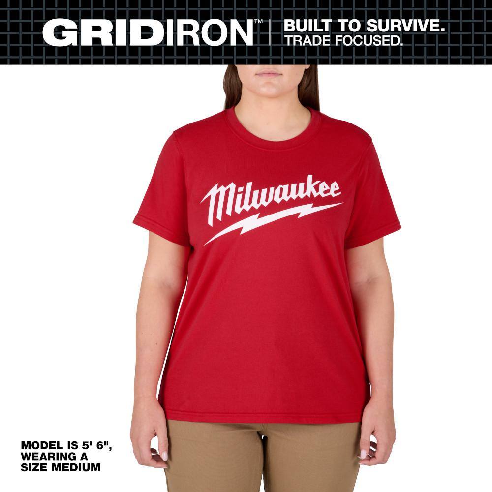 Milwaukee Women's Large Red GRIDIRON Heavy Duty Short Sleeve T-Shirt