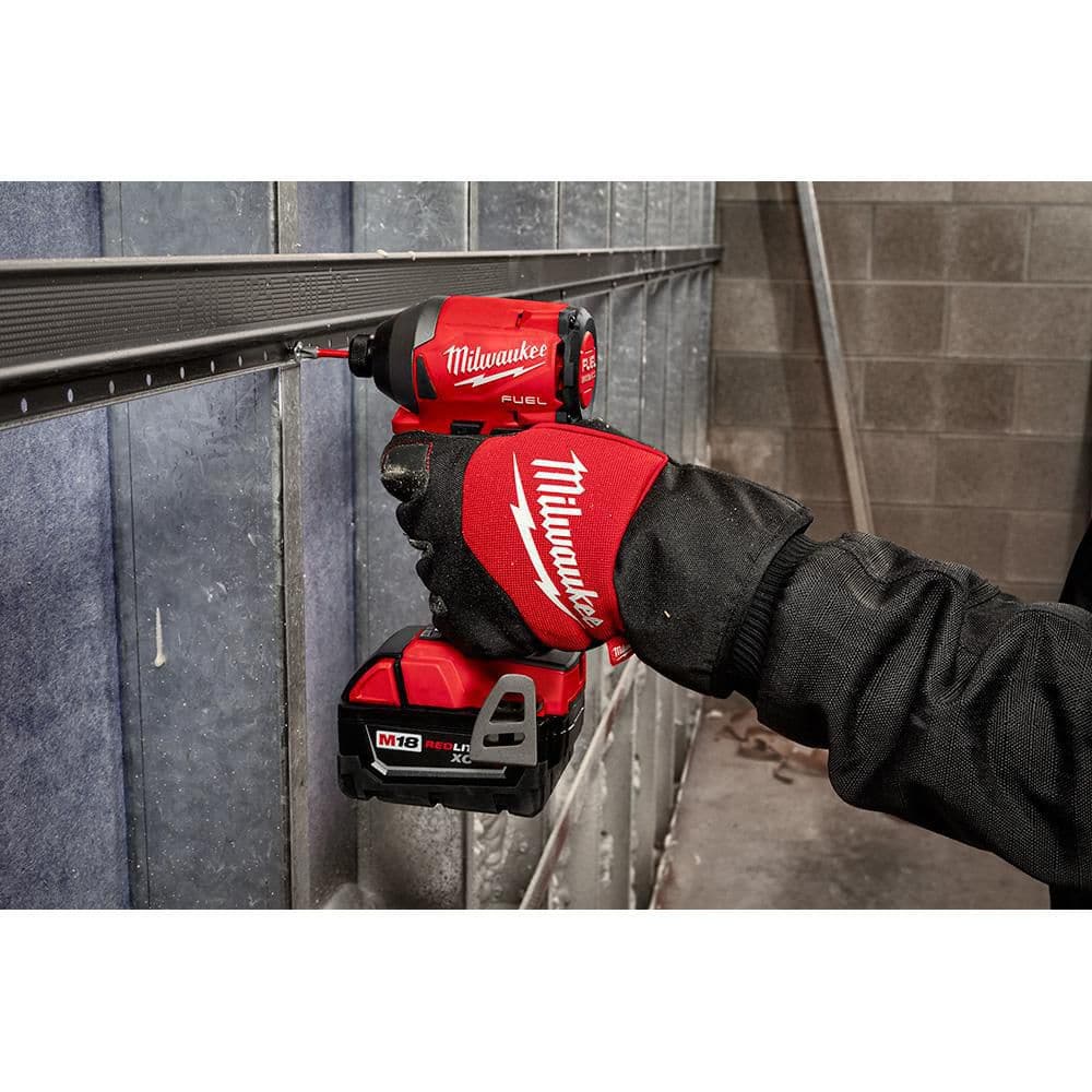 Milwaukee Large Winter Performance Work Gloves, Size L, Waterproof, SMARTSWIPE, 60g Insulation