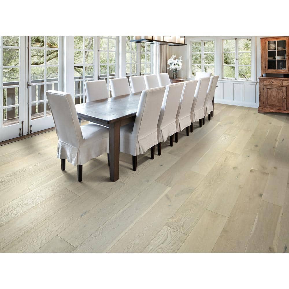 Shaw Richmond Movement White Oak 9/16 in. T X 7.5 in. W Tongue and Groove Engineered Hardwood Flooring (31.09 sq.ft./case)