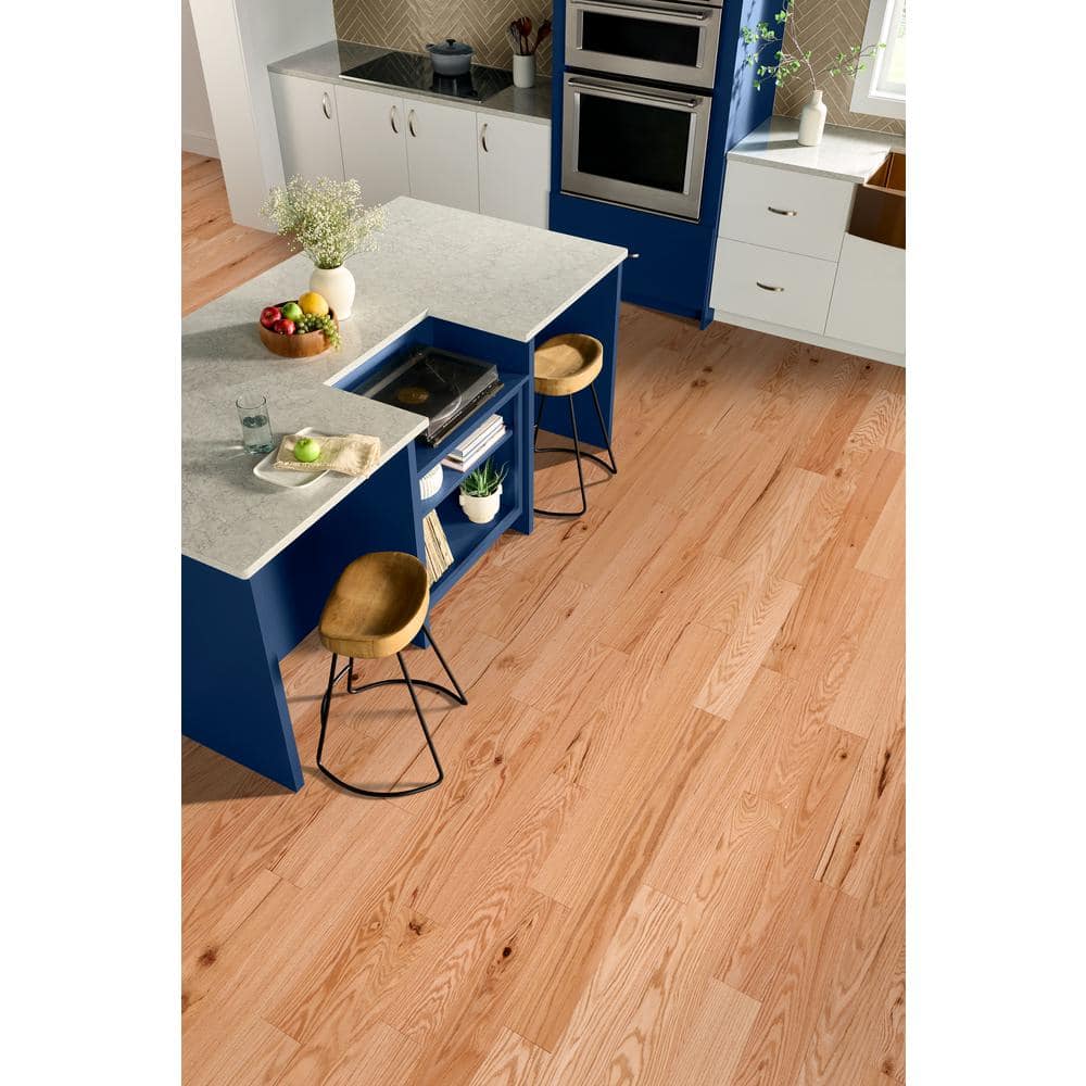 Bruce American Originals Precision Natural Red Oak 3/8 in. T x 5 in. W T+G Smooth Engineered Hardwood Flooring (22 sq.ft./ctn)