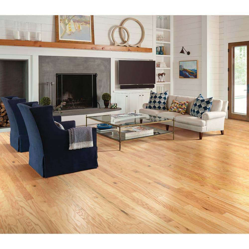 Shaw Bradford 3 Natural Red Oak 3/8 in. T X 3.25 in. W Tongue and Groove Engineered Hardwood Flooring (23.76 sq.ft./case)