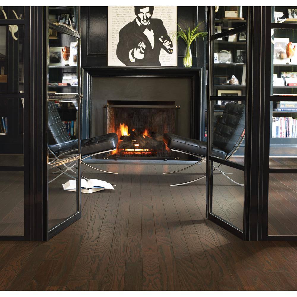 Shaw Bradford 3 Nutmeg Red Oak 3/8 in. T X 3.25 in. W Tongue and Groove Engineered Hardwood Flooring (23.76 sq.ft./case)