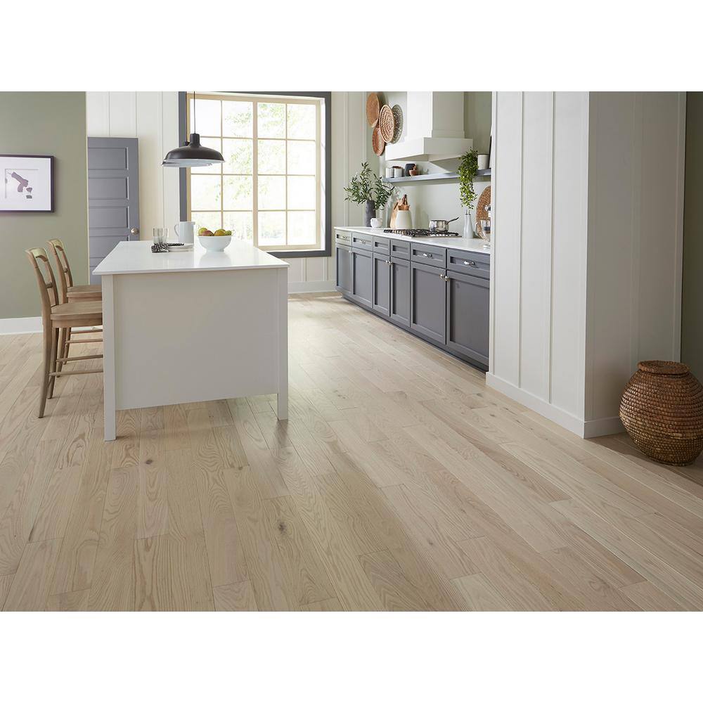 Blue Ridge Hardwood Flooring Northern Coast Oceans Edge Oak 3/4 in. T x 5 in. W Smooth Solid Hardwood Flooring (20 sq.ft./case)