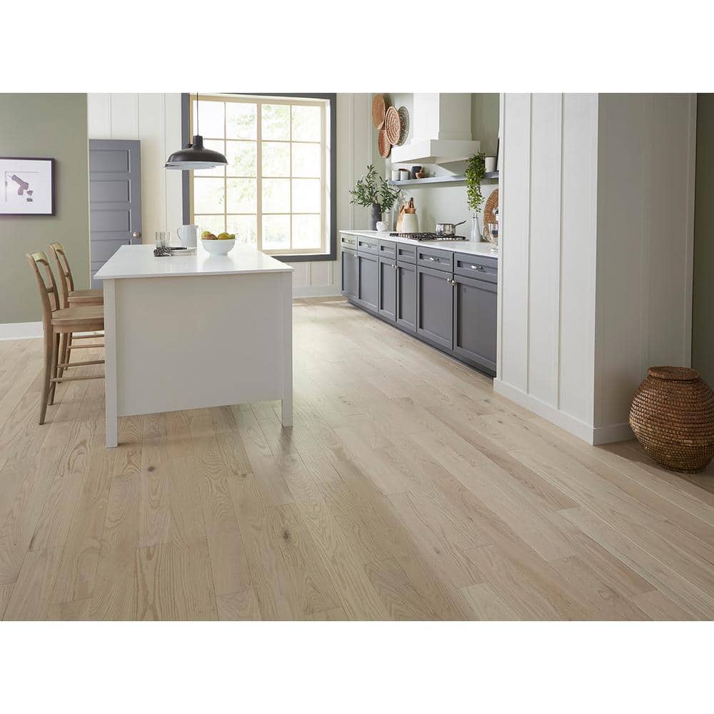 Blue Ridge Hardwood Flooring Northern Coast Oceans Edge Oak 3/4 in. T x 5 in. W Smooth Solid Hardwood Flooring (20 sq.ft./case)