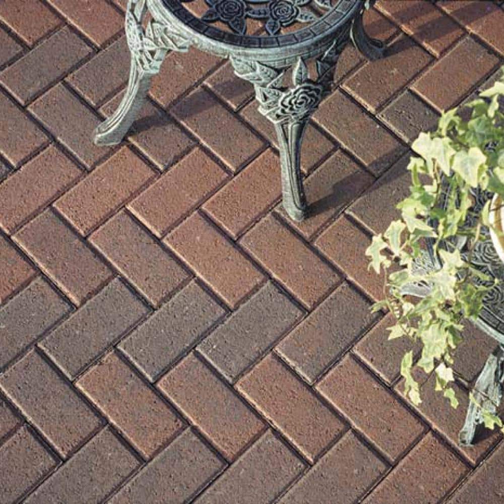 Pavestone Holland 7.87 in. L x 3.94 in. W x 1.77 in. H 45 mm Red Charcoal Concrete Paver (672-Piece/145 sq. ft./Pallet)