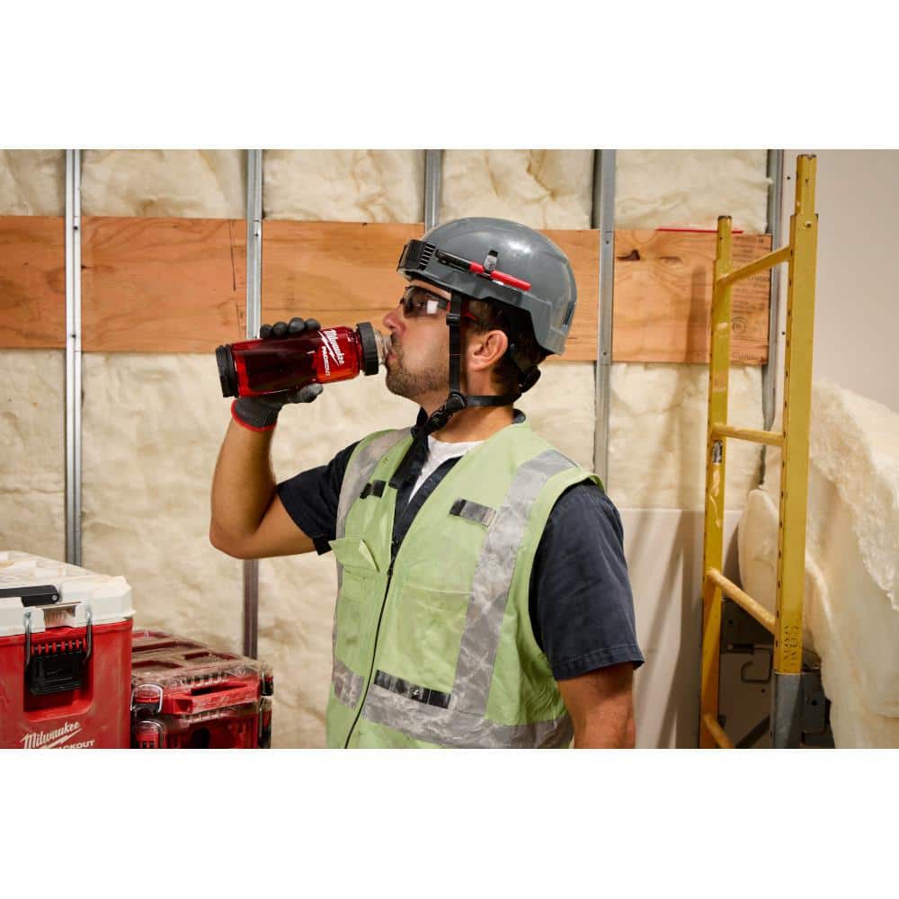 Milwaukee PACKOUT 25 Oz. Red Plastic Bottle with Chug Lid