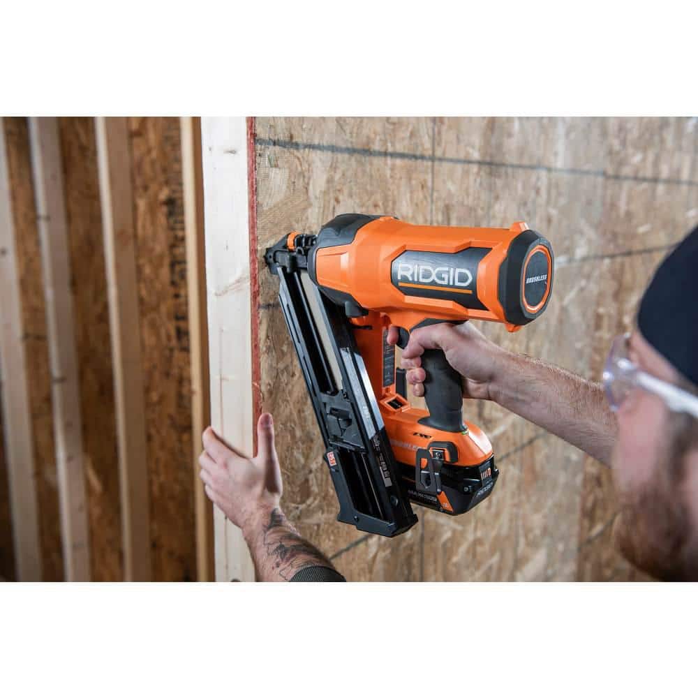 RIDGID 18V (2) 4.0 Ah Batteries and Charger Kit with 18V Brushless Cordless 30° Framing Nailer