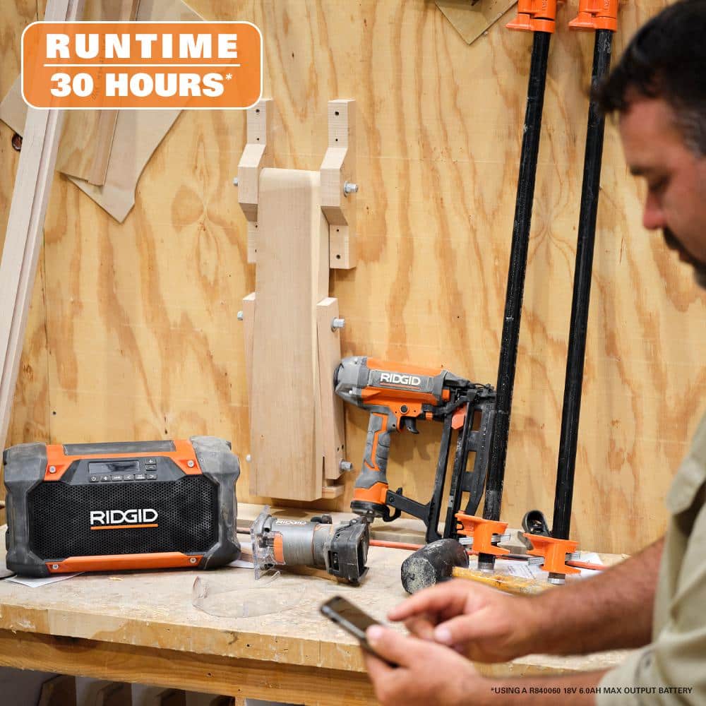 RIDGID 18-Volt Cordless Hybrid Jobsite Radio with Bluetooth Technology + 1.5Ah Lithium-Ion Battery