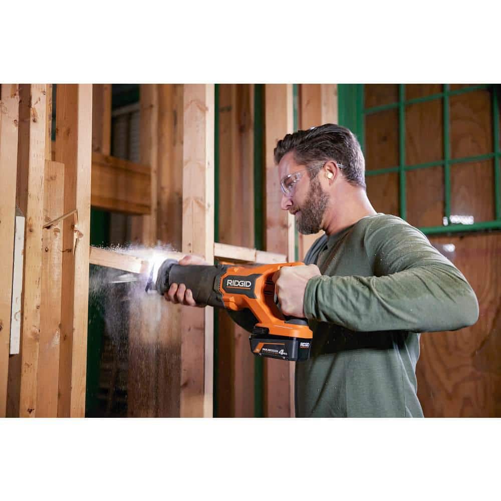 RIDGID 18V MAX Output Starter Kit with (2) 4.0 Ah Batteries and Charger