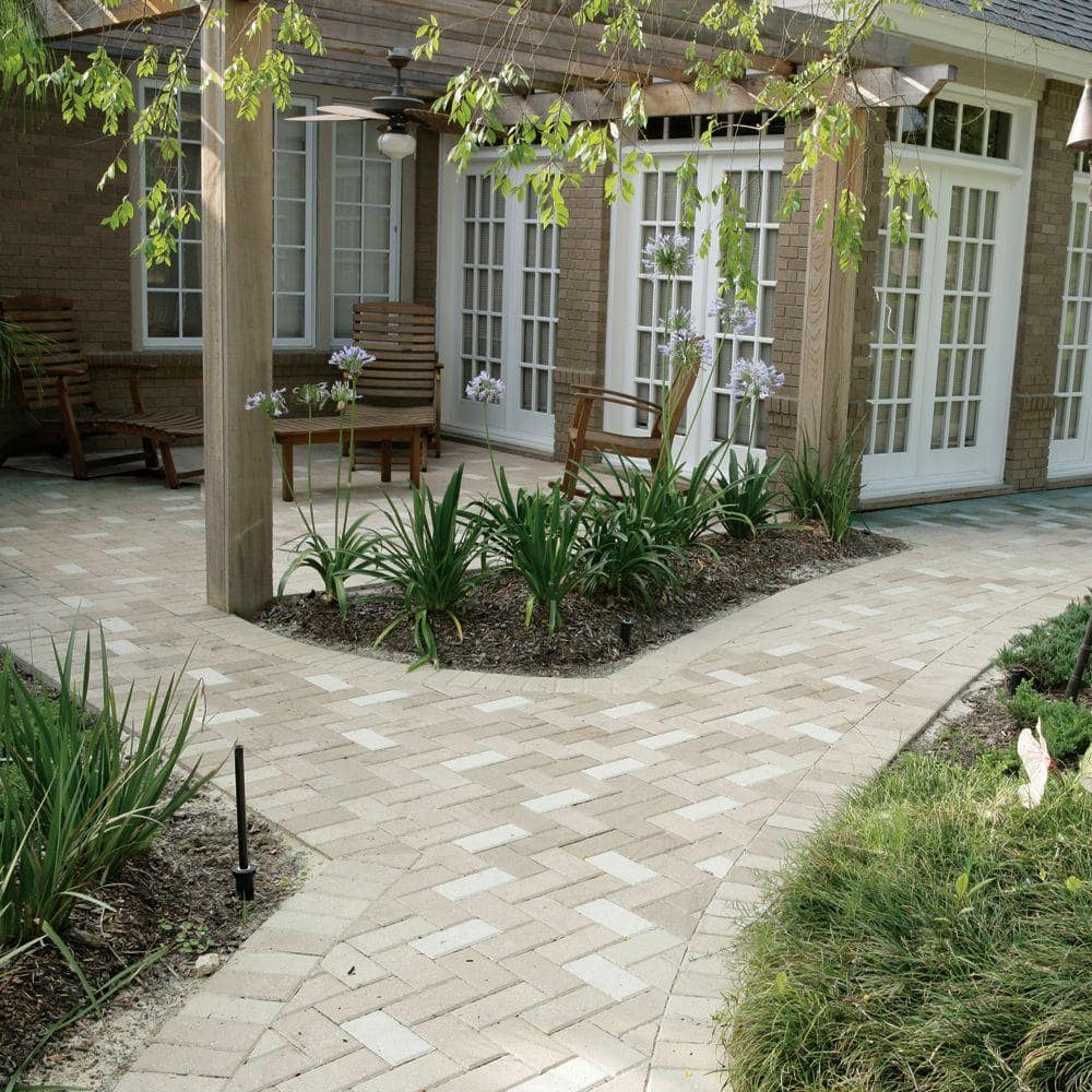 Pavestone Holland 45 mm 7.87 in. L x 3.94 in. W x 1.77 in. H Rivertown Blend Concrete Paver ( 672-Piece/145 sq. ft./Pallet)