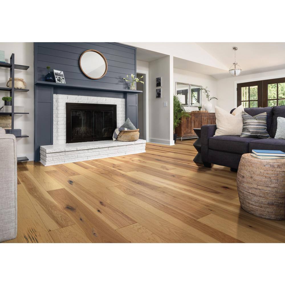Shaw Valor Scallion Hickory 1/2 in. T X 6.38 in. W Tongue and Groove Engineered Hardwood Flooring (25.4 sq.ft./case)