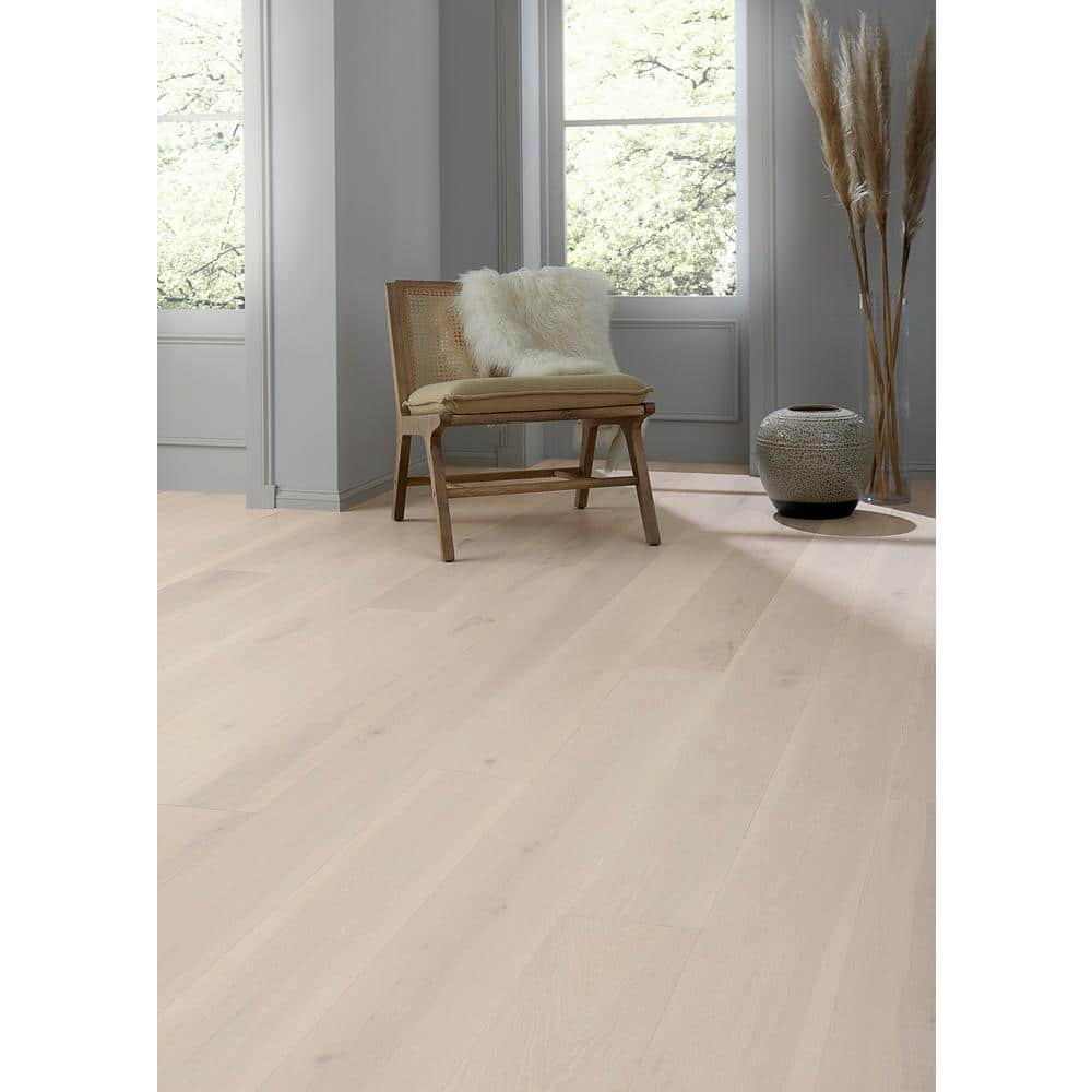 ASPEN FLOORING Silver Cloud Hickory 1/2 in. T x 7.5 in. W Engineered Hardwood Flooring (31.09 sqft/case)