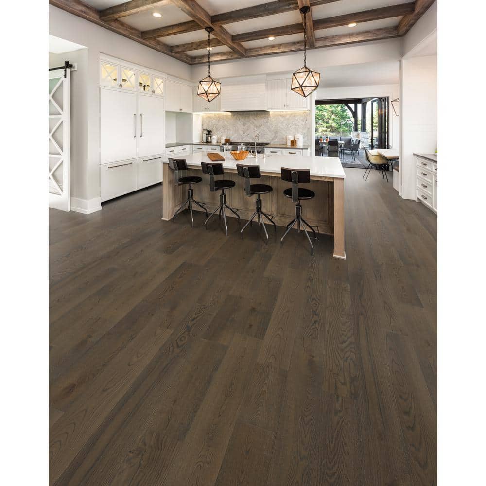 Blue Ridge Hardwood Flooring Castlebury Solstice White Oak 1/2 in. T X 7.5 in. W Tongue and Groove Engineered Hardwood Flooring (27 sq.ft./case)