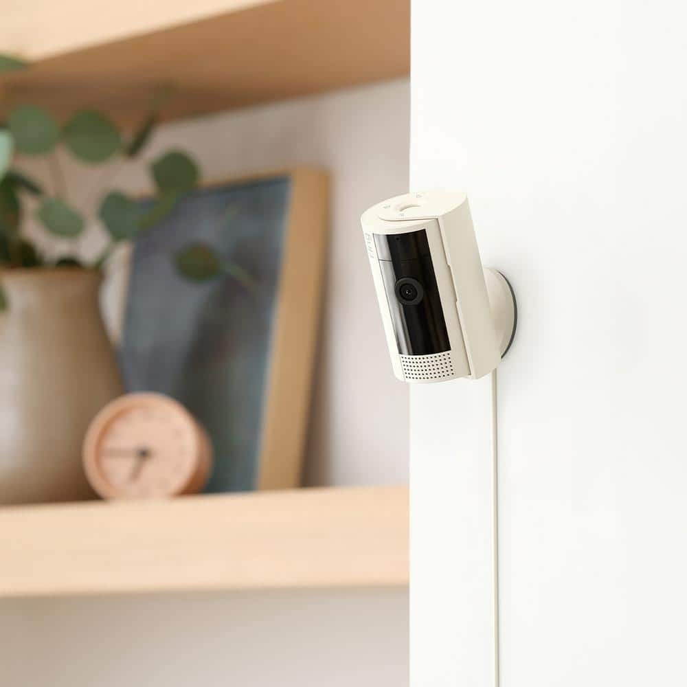 Ring Indoor Cam (2nd Gen) - Plug-In Smart Security Wifi Video Camera, with Included Privacy Cover, Night Vision, Starlight