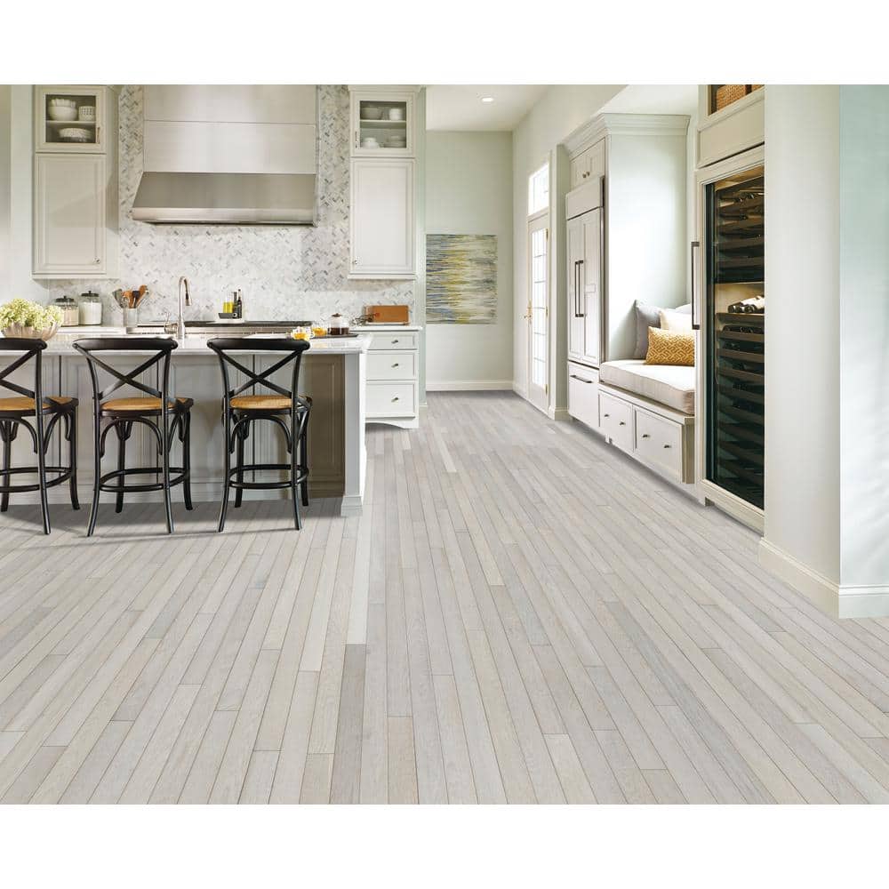 Bruce American Originals Sugar White Oak 3/4 in. T x 3-1/4 in. W Smooth Solid Hardwood Flooring (22 sq.ft./ctn)