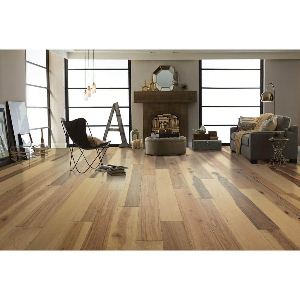 Shaw Valor Sweetbrier Hickory 1/2 in. T X 6.38 in. W Tongue and Groove Engineered Hardwood Flooring (25.4 sq.ft./case)